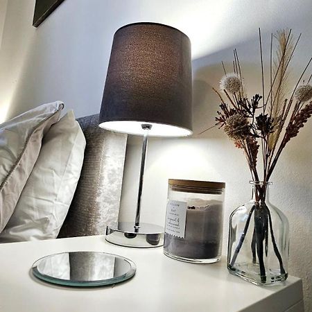 1 Bedroom Flat In جرافسيند المظهر الخارجي الصورة