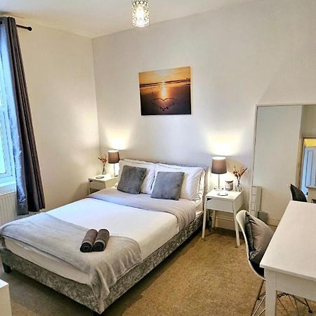 1 Bedroom Flat In جرافسيند المظهر الخارجي الصورة